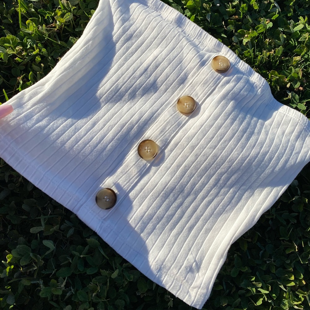 White buttoned tube top - Picture 2 of 2